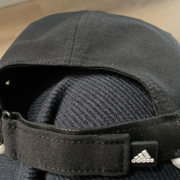 Adidas “Superlite” unisex moisture-wicking baseball hat, very good condition - Picture 4 of 6